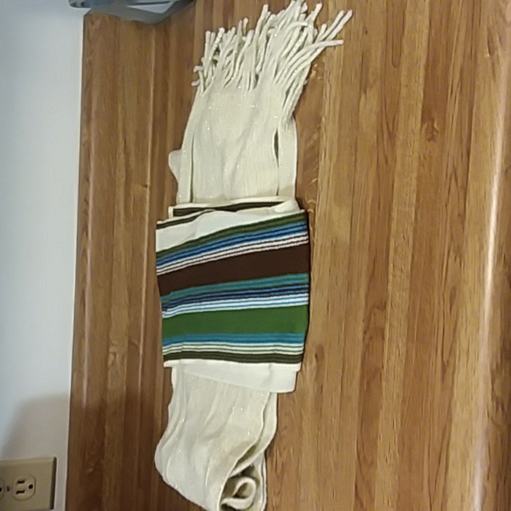 Brown and white scarf